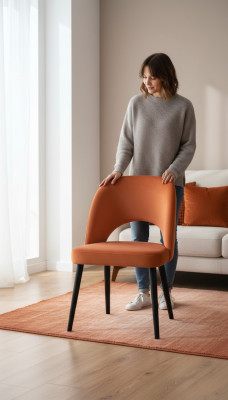 Luxe design gestoffeerde eetkamerstoel met houten zitting en leuning, nieuw.