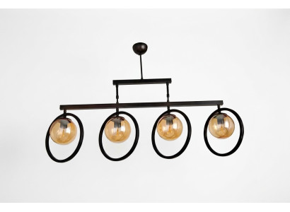 Plafondlamp in luxe stijl Een blikvanger voor de woonkamer.