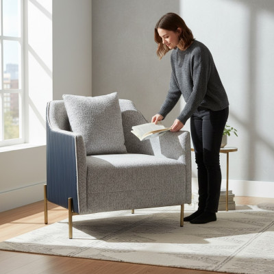 Grijze eenzits luxe fauteuil met roestvrijstalen poten voor de woonkamer, houten frame.