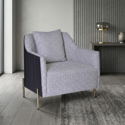 Grijze eenzits luxe fauteuil met roestvrijstalen poten voor de woonkamer, houten frame.