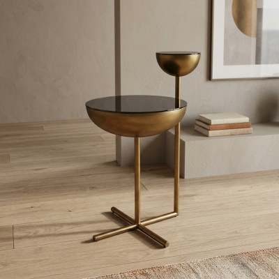 Moderne bijzettafel met glazen blad, ontwerper ronde salontafelstijl.