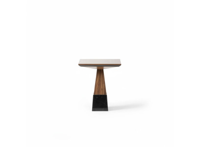 Woonkamer koffietafel bijzettafel houten meubels design inrichting nieuw