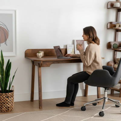 Bruine houten tafel Luxe bureaus Designer houten bijzettafels