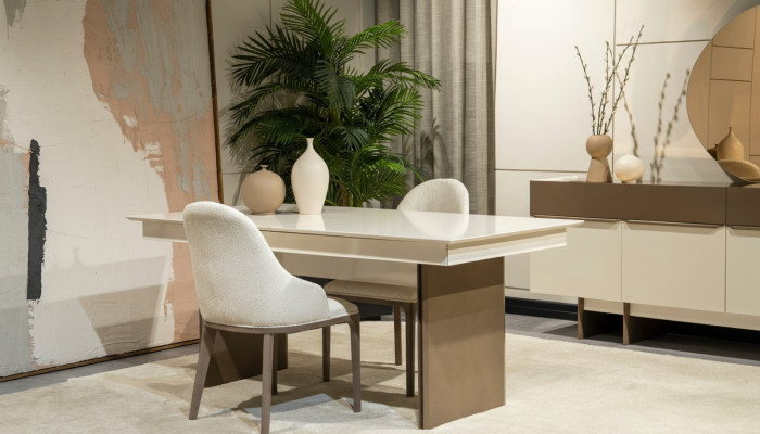 Wit-bruine eetkamerset uitschuifbare tafel 6x stoelen dressoir