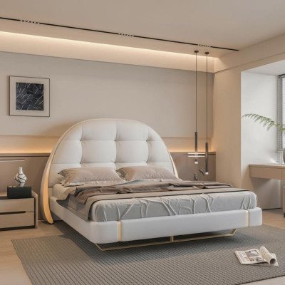 Luxe stoffen bed met geborduurde accenten en modern ronde hoofdeinde