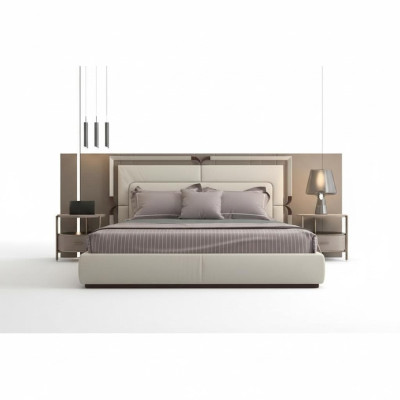 Moderne luxe bed in beige met bruine accenten en een elegante hoofdbord
