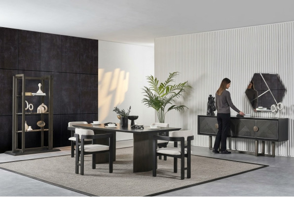 Elegante houten eettafel met 4 stoelen en console