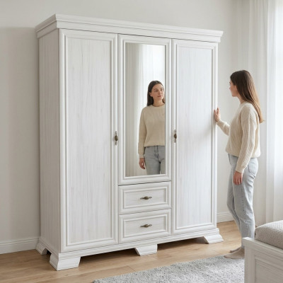 Kast met haken en lades