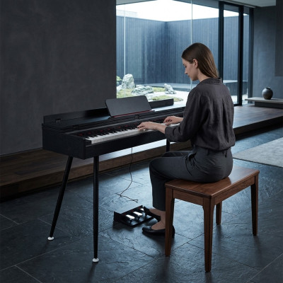 Zwarte glanzende digitale piano voor thuis
