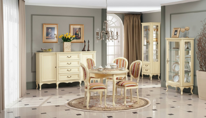 Klassieke eetkamer commode tafel stoelen vitrine King Chippendale Versailles1