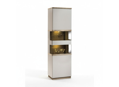Klassieke kast boekenkast boekenplank vitrine vitrinekast glazen kast
